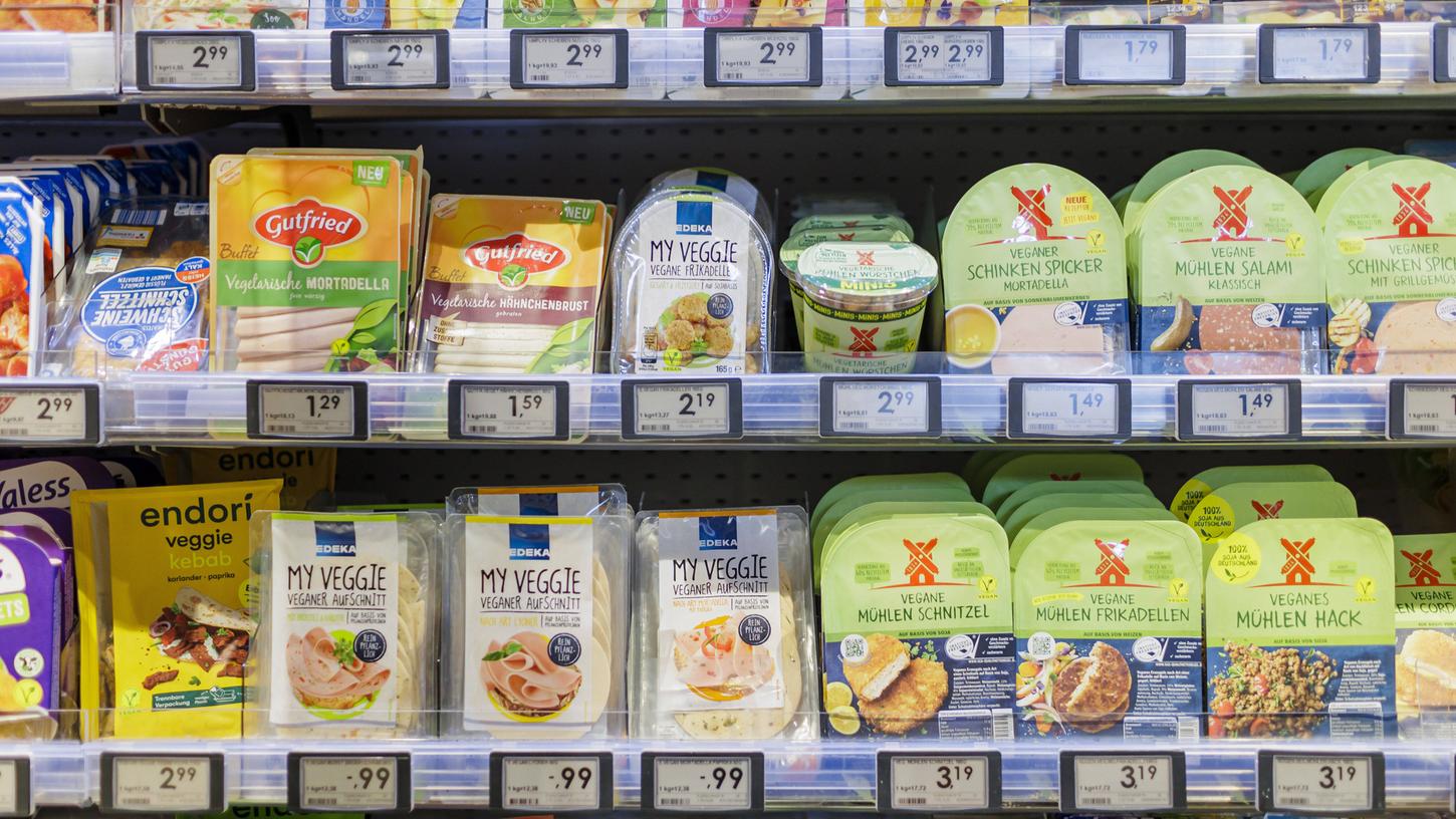 Supermärkte und Discounter bieten inzwischen eine große Auswahl an Ersatzprodukten an.