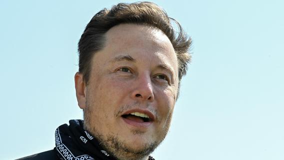 Warum Elon Musk mit einem Waschbecken in die Twitter-Zentrale marschierte