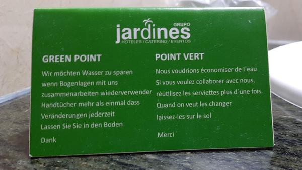"Anbei ein mehrsprachiger Aufsteller im Bad unseres Hotels Südspanien", schreibt Erika Herzog aus Betzenstein zu diesem Foto. Alle Bilder der letzten Jahre unserer lustigen Deutschübersetzungen finden Sie hier.