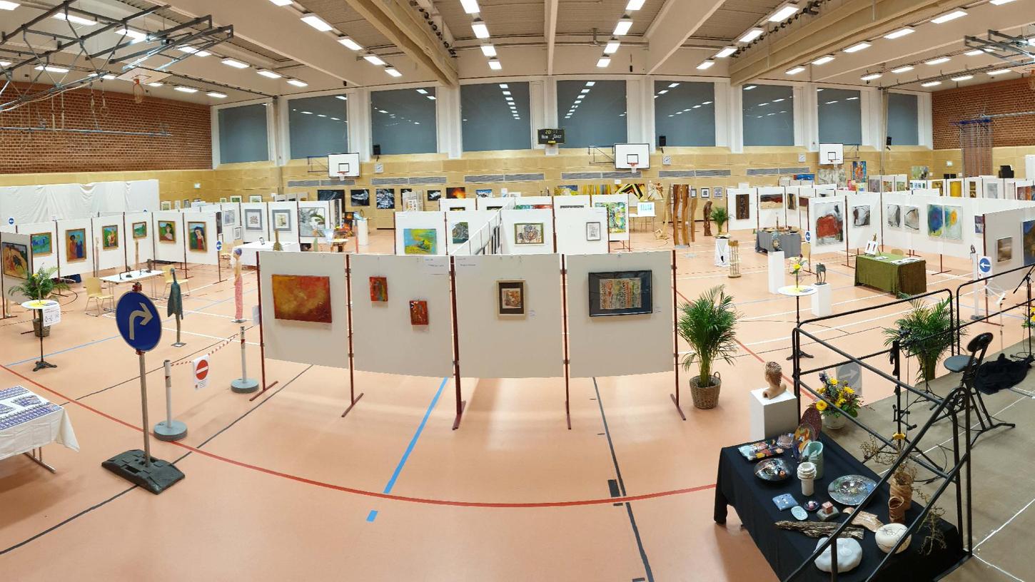Am Samstag und Sonntag, 5. und 6. November, findet die 35. Büchenbacher Kunstausstellung (BüKA) in der Mehrzweckhalle in Büchenbach statt. Das Motto lautet: „Kunst, Sport & Körper“. Unser Foto stammt von der letzten Ausstellung.  