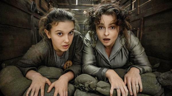 Am 4. November feiert ein zweiter Enola Holmes-Film auf Netflix Premiere. Diesmal muss die Detektivin einem kleinen Mädchen helfen, deren Schwester verschwunden ist. Mithilfe von Bruder Sherlock sind die Holmes-Geschwister schon bald einer Verschwörung auf der Spur.