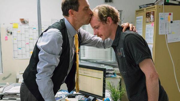 Schräge Komik aus dem Hause Christian Ulmen bietet "Die Discounter". Die Supermarkt-Comedy im Mockumentary-Look geht in eine zweite Runde. Staffel zwei startet am 11. November bei Prime Video.