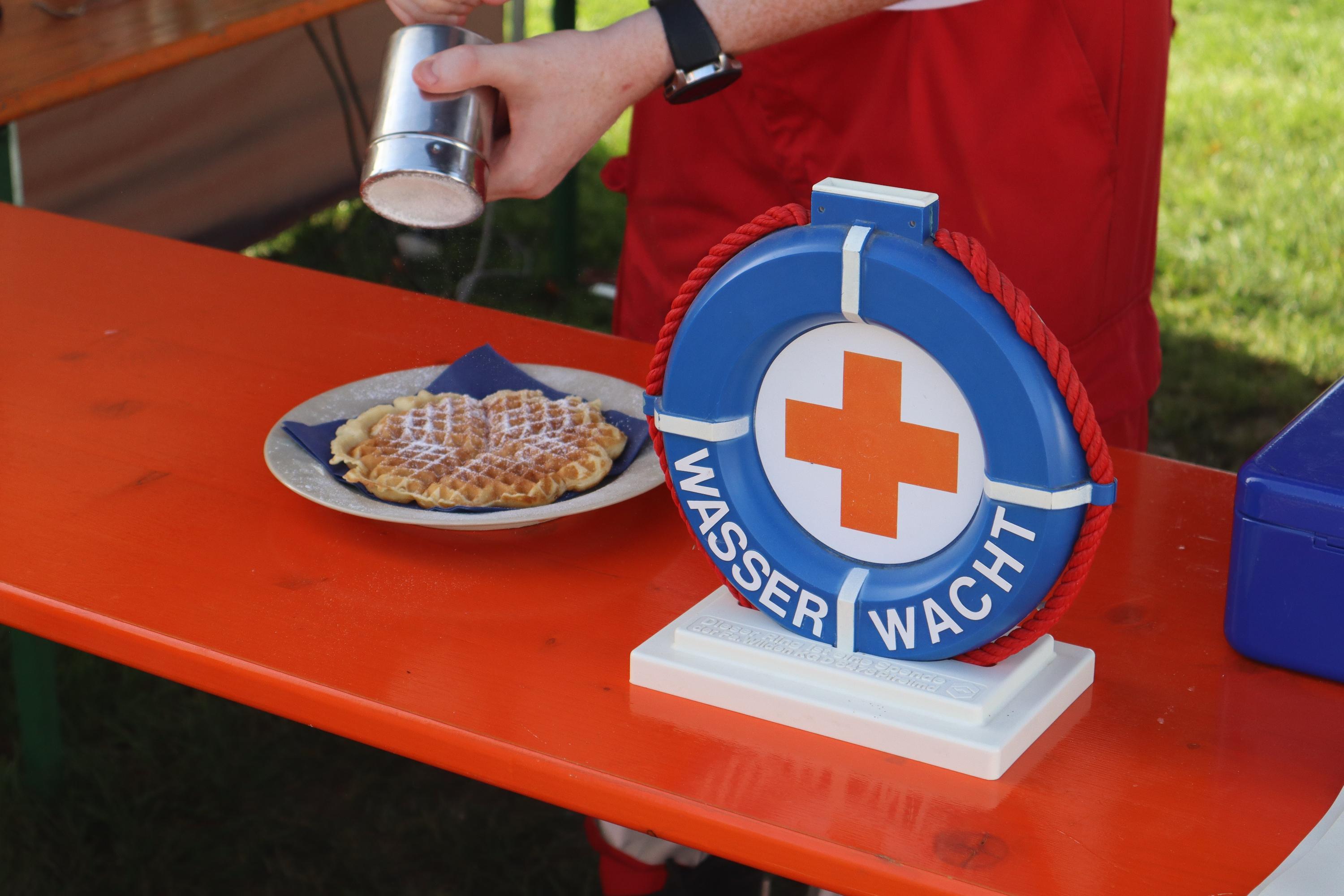 Ob süße Waffeln oder Bratwurstsemmeln – für das leibliche Wohl wurde bestens gesorgt.