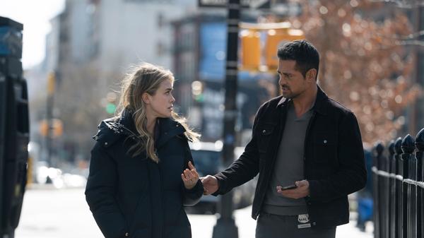 Eigentlich war geplant, die Mystery-Serie "Manifest" nach der dritten Staffel einzustellen. Doch nachdem Netflix sich die NBC-Serie geschnappt und neu veröffentlicht hat, schnellten die Zugriffszahlen sofort in die Höhe. Das veranlasste den Sender, "Manifest" um eine vierte Staffel zu erweitern. Der erste Teil der finalen Folgen - insgesamt sind es 20 Episoden - erscheint am 4. November.