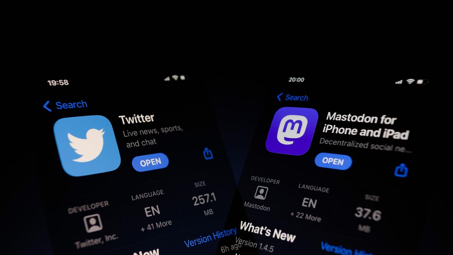 Die Apps von Twitter und Mastodon sind auf zwei Smartphones zu sehen. Die Apps von Twitter und Mastodon sind auf zwei Smartphones zu sehen.