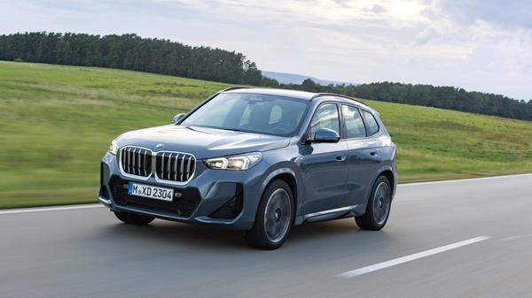 Zum einen gibt es drei Benziner, deren Leistungsspektrum von 100 kW/136 PS bis 160 kW/218 PS reicht.