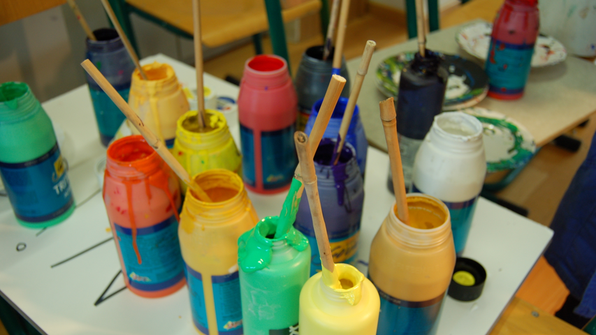 Am Sonntag um 14.30 Uhr öffnet in der Kunstvilla die Kinderkunstwerkstatt. Zwei Stunden lang dürfen Kinder ab 5 Jahren werkeln, zeichnen und sich künstlerisch verausgaben. 