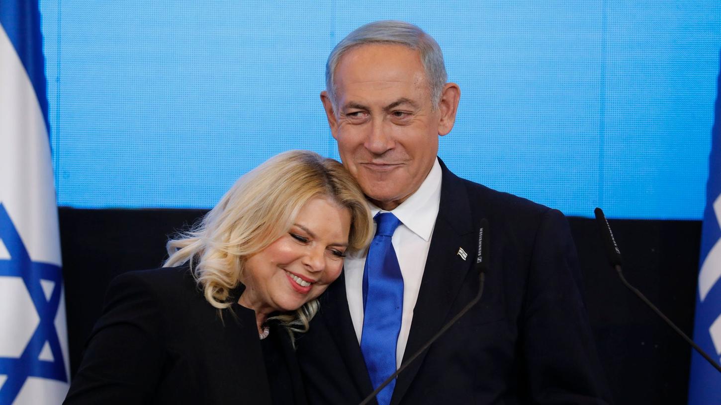 Freudestrahlend: Benjamin Netanjahu mit seiner Frau Sara Netanjahu.