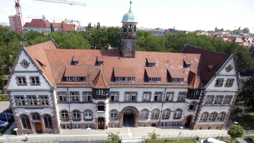 Der Verwaltungsbau gehört zu den wenigen Gebäuden von 1894/1897, die sich bis heute weitgehend im originalen Zustand bewahrt haben.  