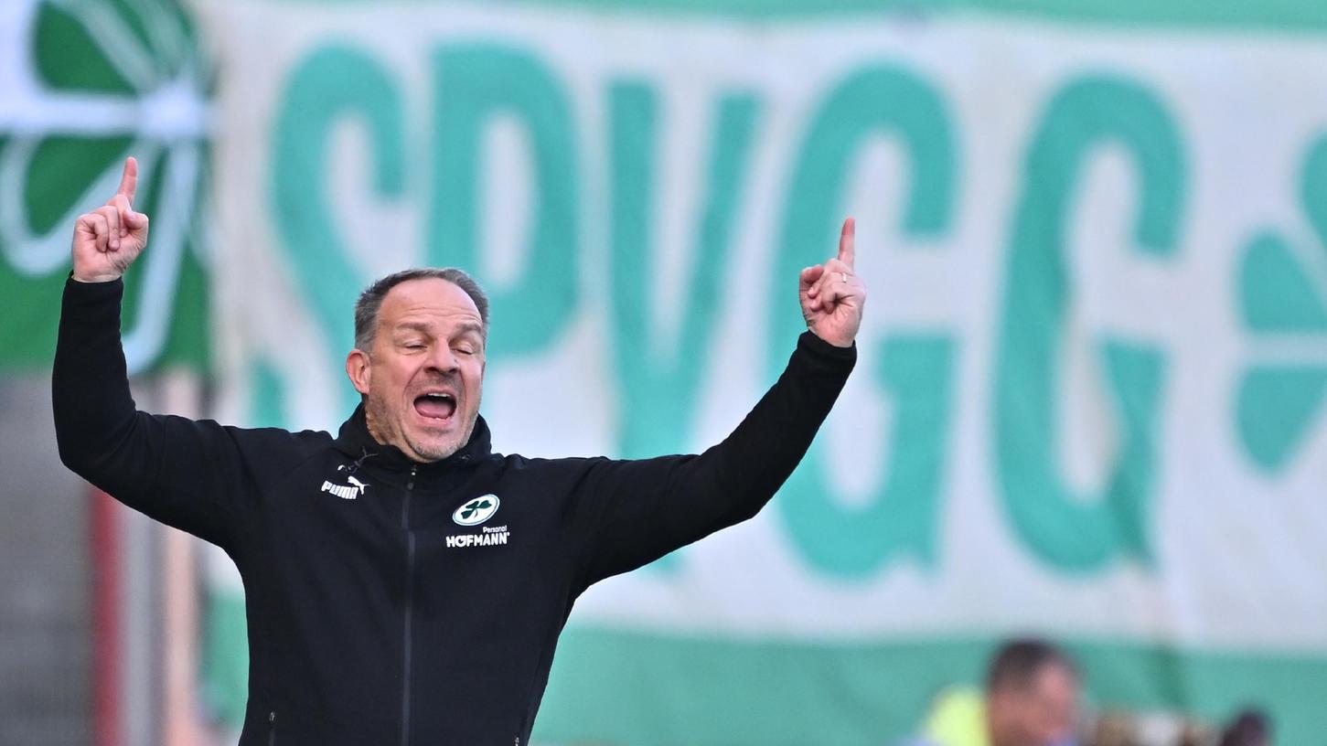 Viele Läufe, harte Zweikämpfe und gelbe Karten. Fürth bringt den zweiten Sieg in Folge nach Hause. Viele Läufe, harte Zweikämpfe und gelbe Karten. Fürth bringt den zweiten Sieg in Folge nach Hause.