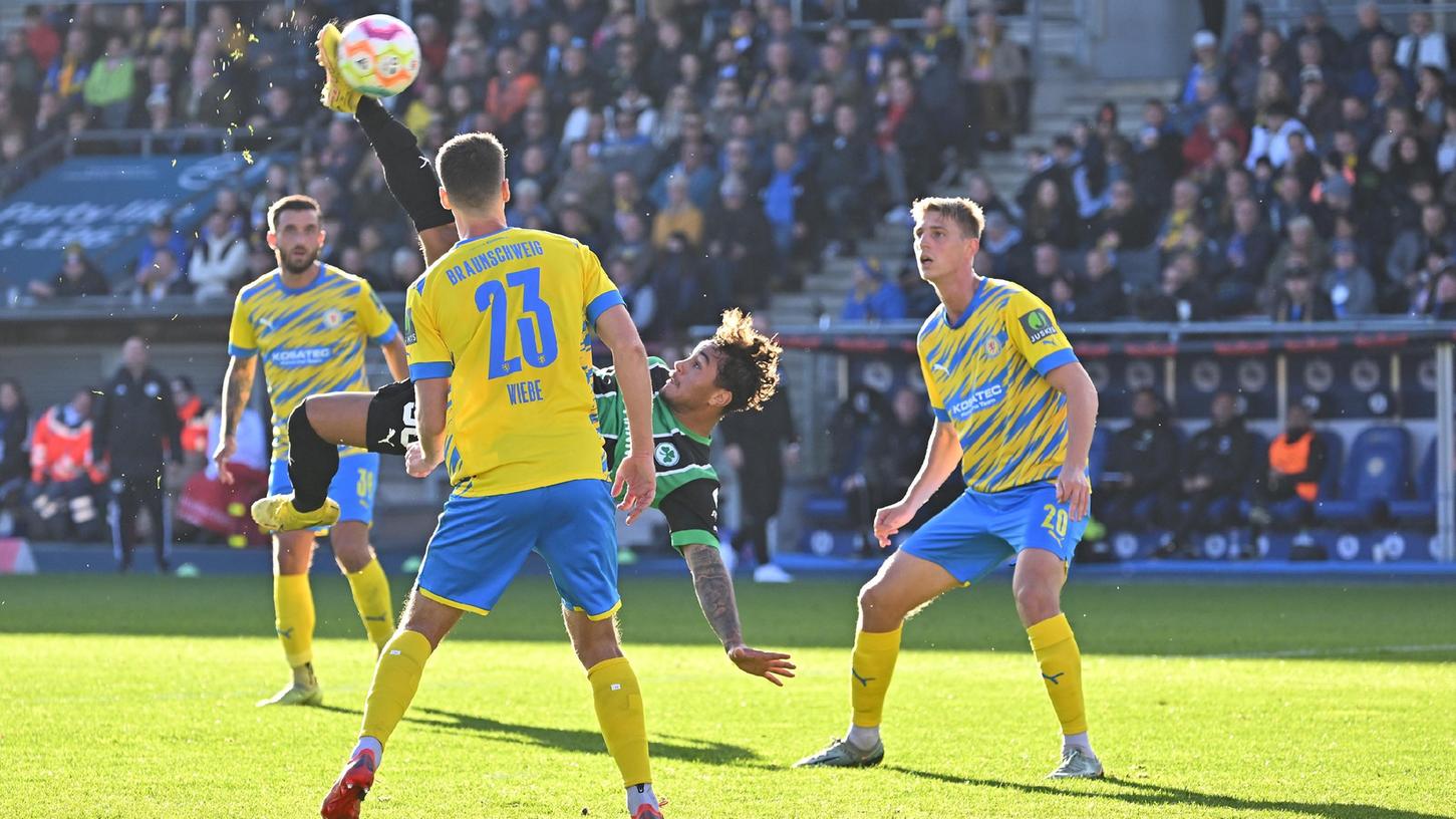 Der Schuss ins Glück: Armindo Sieb traf per Fallrückzieher zum 0:1.