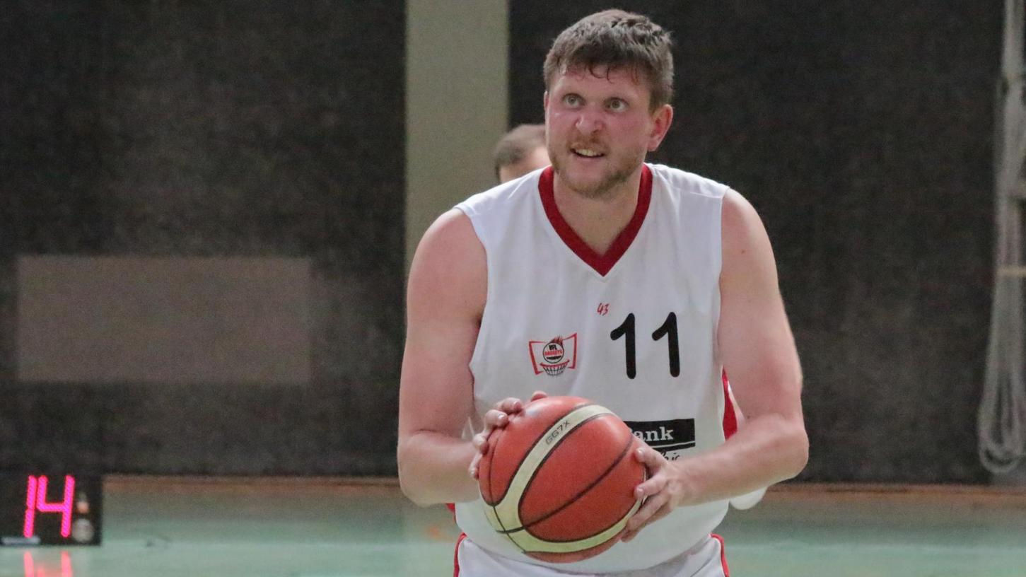 Stefan Schmoll (im Bild) steuerte 25 Punkte für die VfL-Baskets Treuchtlingen bei und war damit zusammen mit Hachings Niklas Kropp der Topscorer der Partie. 