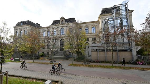 Sanierung der FAU-Anatomie in Erlangen liegt auf Eis: Wo hakt es beim "Sanierungsstau" an der Uni?