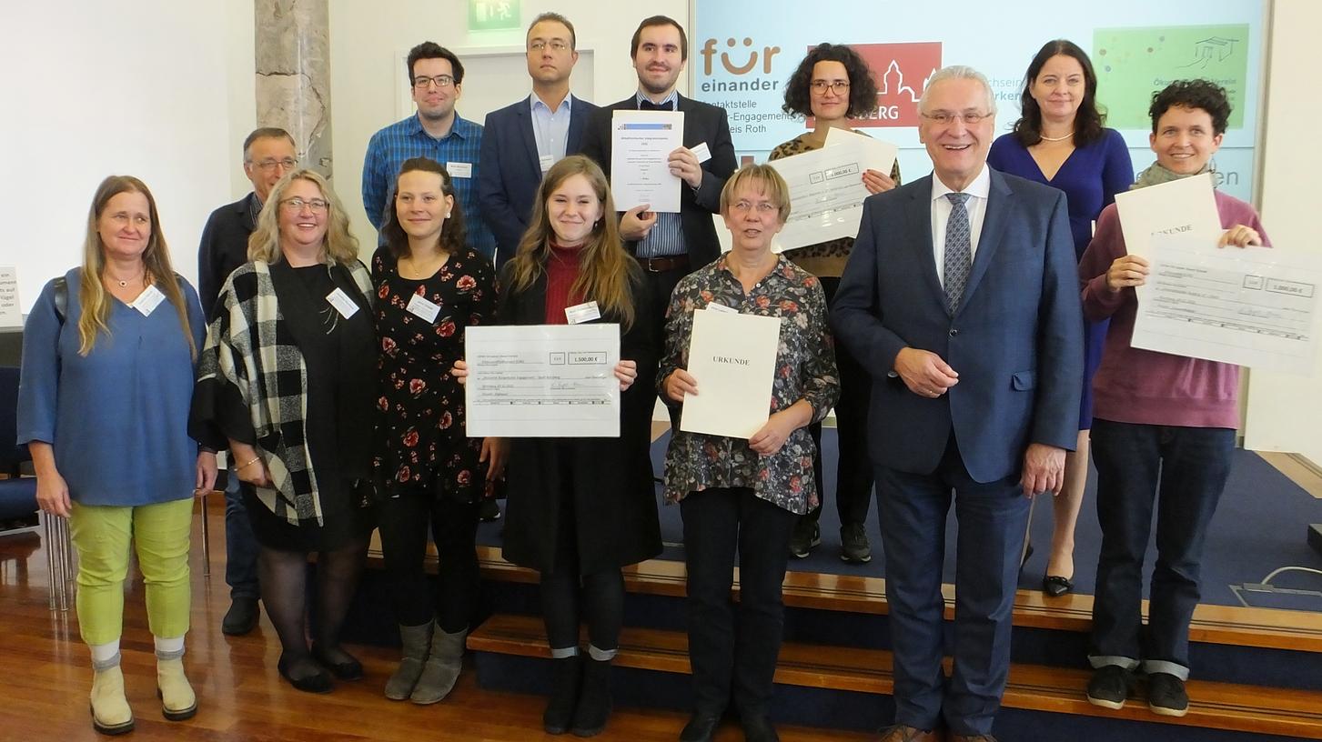 Alle Gewinnerinnen und Gewinner des Integrationspreises 2022. Alle Gewinnerinnen und Gewinner des Integrationspreises 2022.