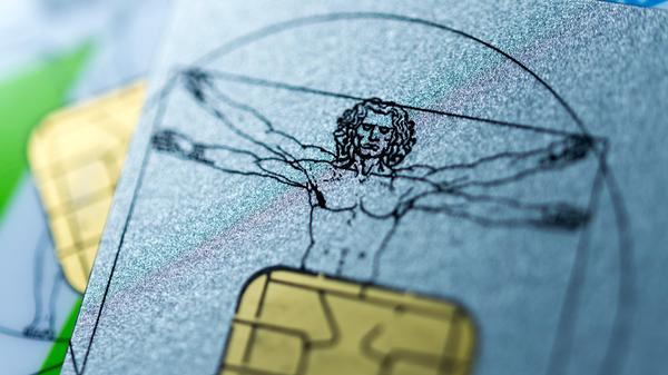 Der aktuelle Beitragssatz von 14,6 Prozent steigt im nächsten Jahr auf 16,2 Prozent des Bruttolohns an. Diesen Rekordwert führen die Krankenkassen auf die Coronakrise und die dadurch entstandenen Mehrkosten zurück .