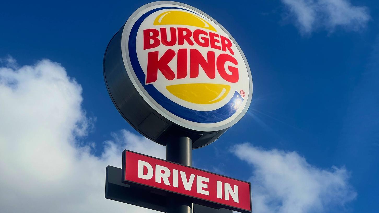 Auf dem Parkplatz eines Burger-King-Restaurants kam es zu einer Prügelei. 