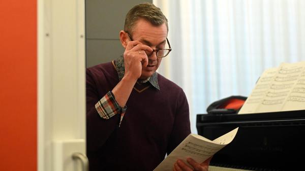 Aufnahme in den Wavehouse-Studios mit Sänger Gaines Hall und Arrangeur Thilo Wolf samt Band.