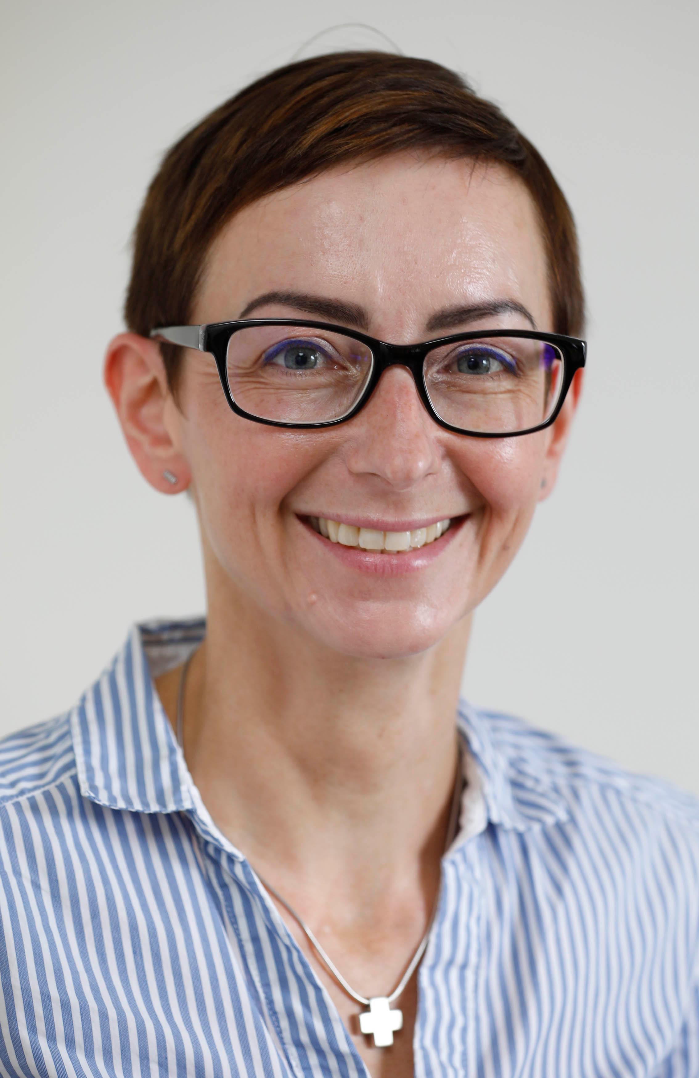 NÃ¼rnberg , am 07.07.2020 Ressort: Sonstiges Foto: Stefan Hippel im Haus, Mitarbeiterportrait Melanie Scheuering, Redakteurin