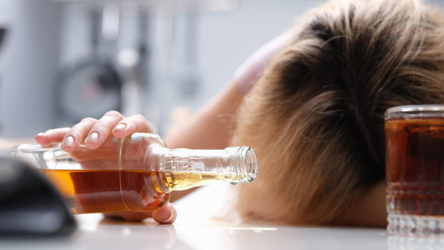 Rund 1,6 Millionen Menschen zwischen 18 und 64 Jahren gelten laut Zahlen des Bundesministeriums für Gesundheit als alkoholabhängig.