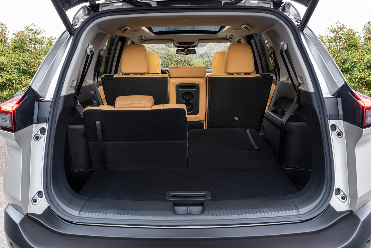 Die zusätzliche Sitze lassen sich schnell hoch- beziehungsweise wegklappen.