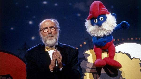 Der niederländische Sänger und Komponist Pierre Kartner mehr bekannt als Vader Abraham singt mit P