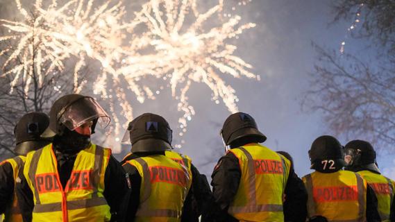Gewerkschaft der Polizei mit deutlicher Forderung: Kein privates Feuerwerk an Silvester?