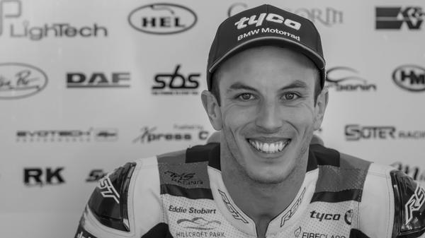 Erst im vergangenen Jahr hatte sich Motorrad-Star Keith Farmer aus dem Profisport zurückgezogen. Nun ist er im Alter von nur 35 Jahren im Kreise seiner Familie verstorben.