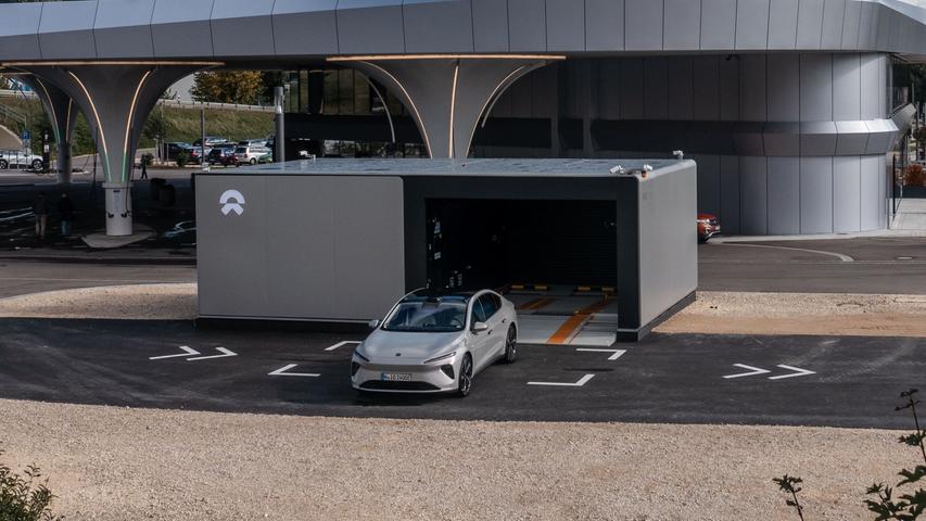 Diese Power-Swap-Station zum Akkutausch gehört zum Sortimo-Ladepark Zusmarshausen bei Augsburg.