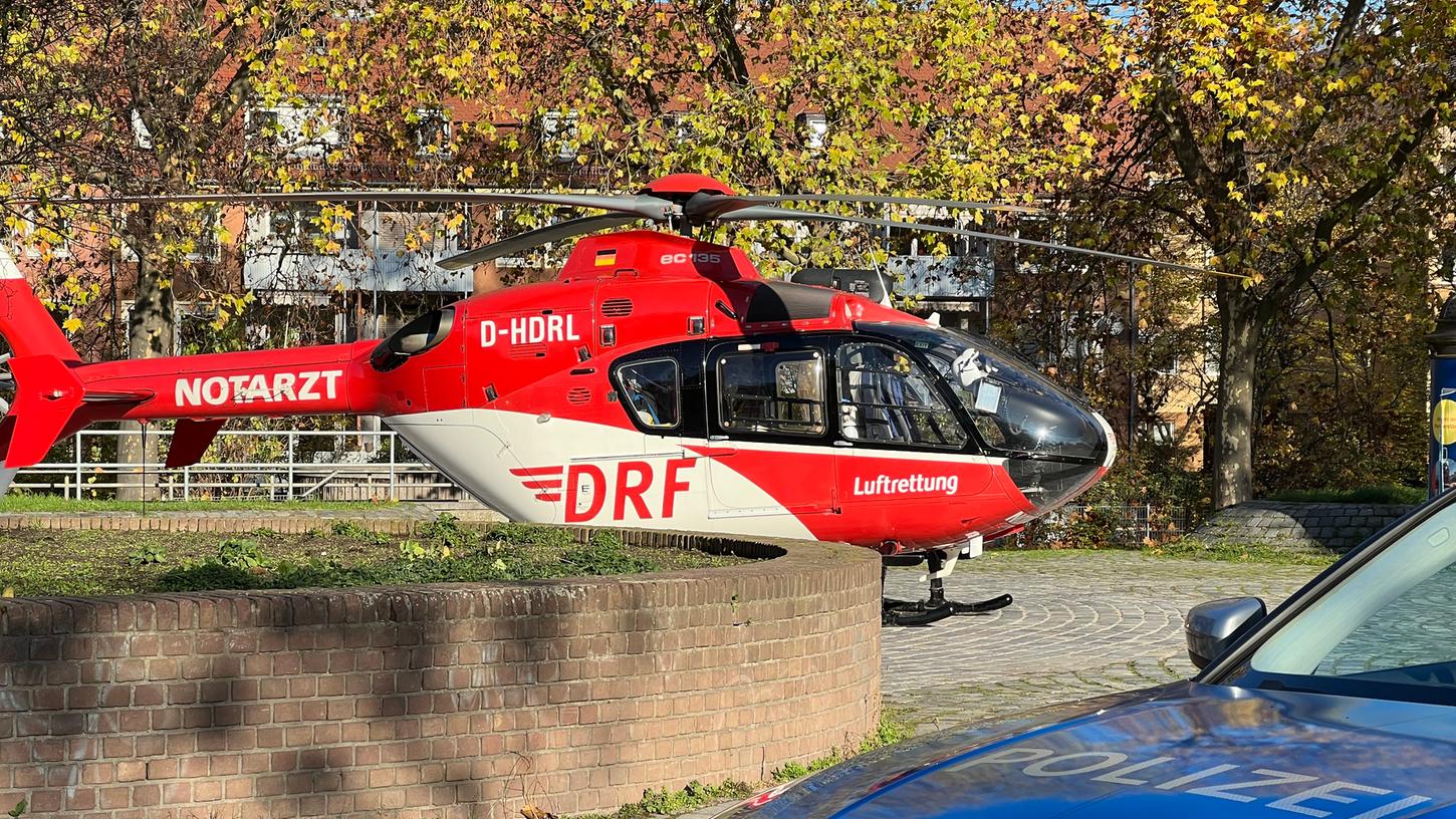 Ein Helikopter war bei der Schlägerei an der Mittelschule Insel Schütt im Einsatz.