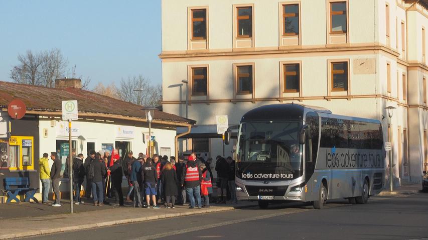 Mit Bussen waren auch Streikende aus Pottenstein, Wolfsbach und Auerbach angereist.