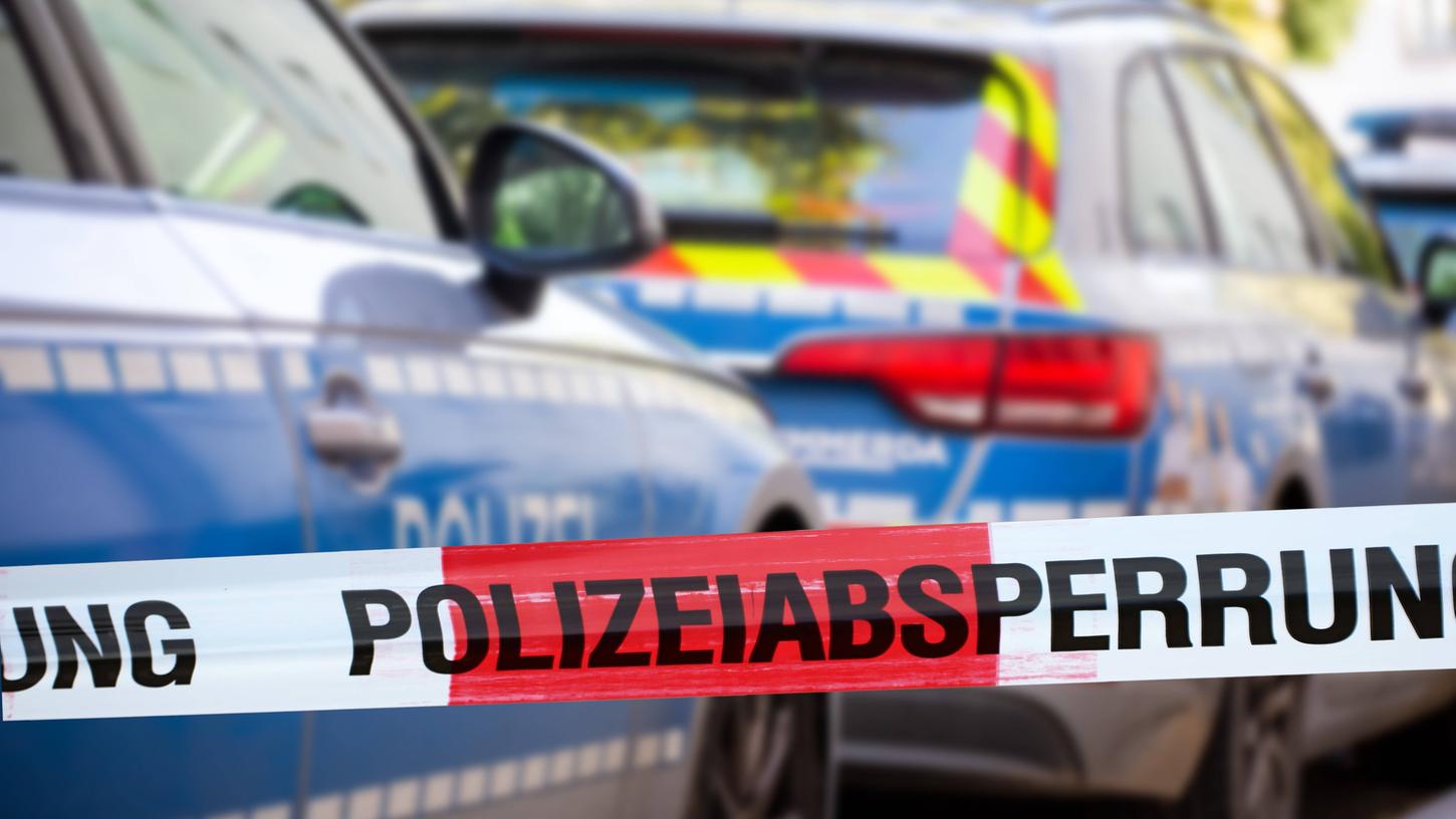 Am Mittwoch übt die Polizei am Gelände des Werner-von-Siemens-Gymnasiums in Regensburg. (Symbolbild)
