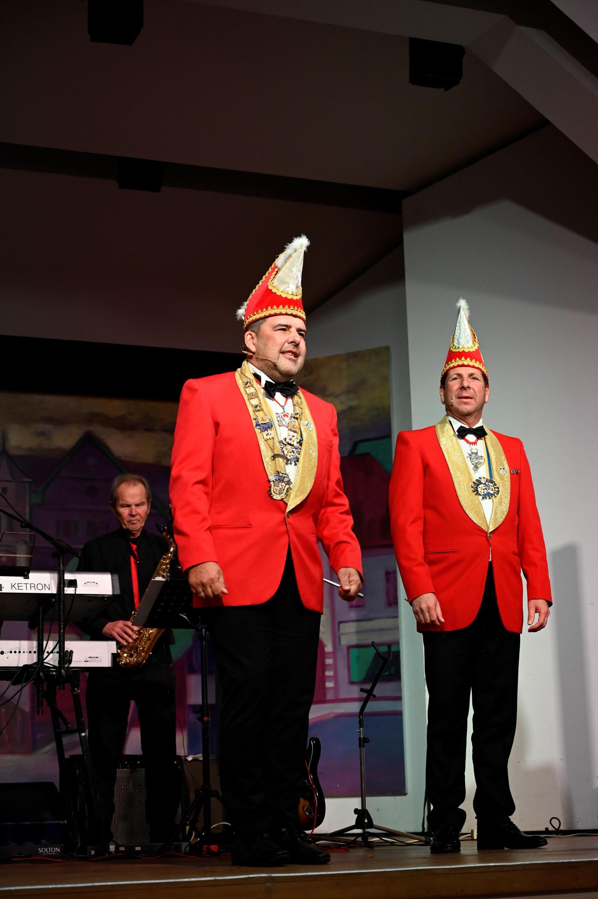 Während der Faschingsdämmerung der Karnevalsgesellschaft Treuchtlingen wird traditionell das Geheimnis um das Prinzenpaar gelüftet.