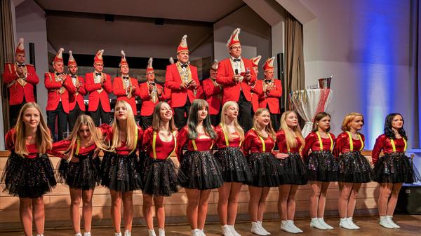 Mit einem beeindruckenden Showprogramm und herzlichen Worten wurden die Gäste in der Stadthalle willkommen geheißen.