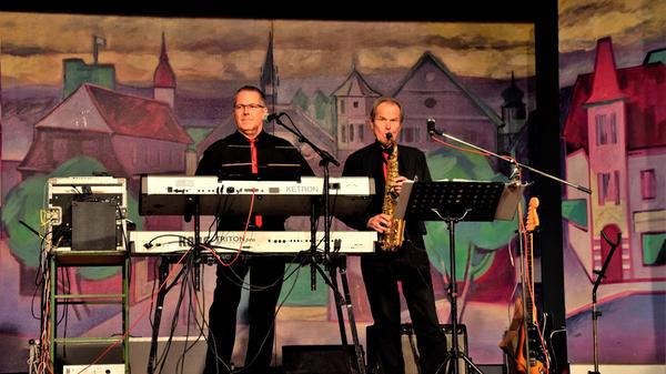 Begleitet wurden die Tänze der Garde von bester Musik.