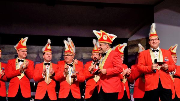 Auch er marschierte auf und ließ sich bejubeln: Der Elferrat der KG Treuchtlingen.