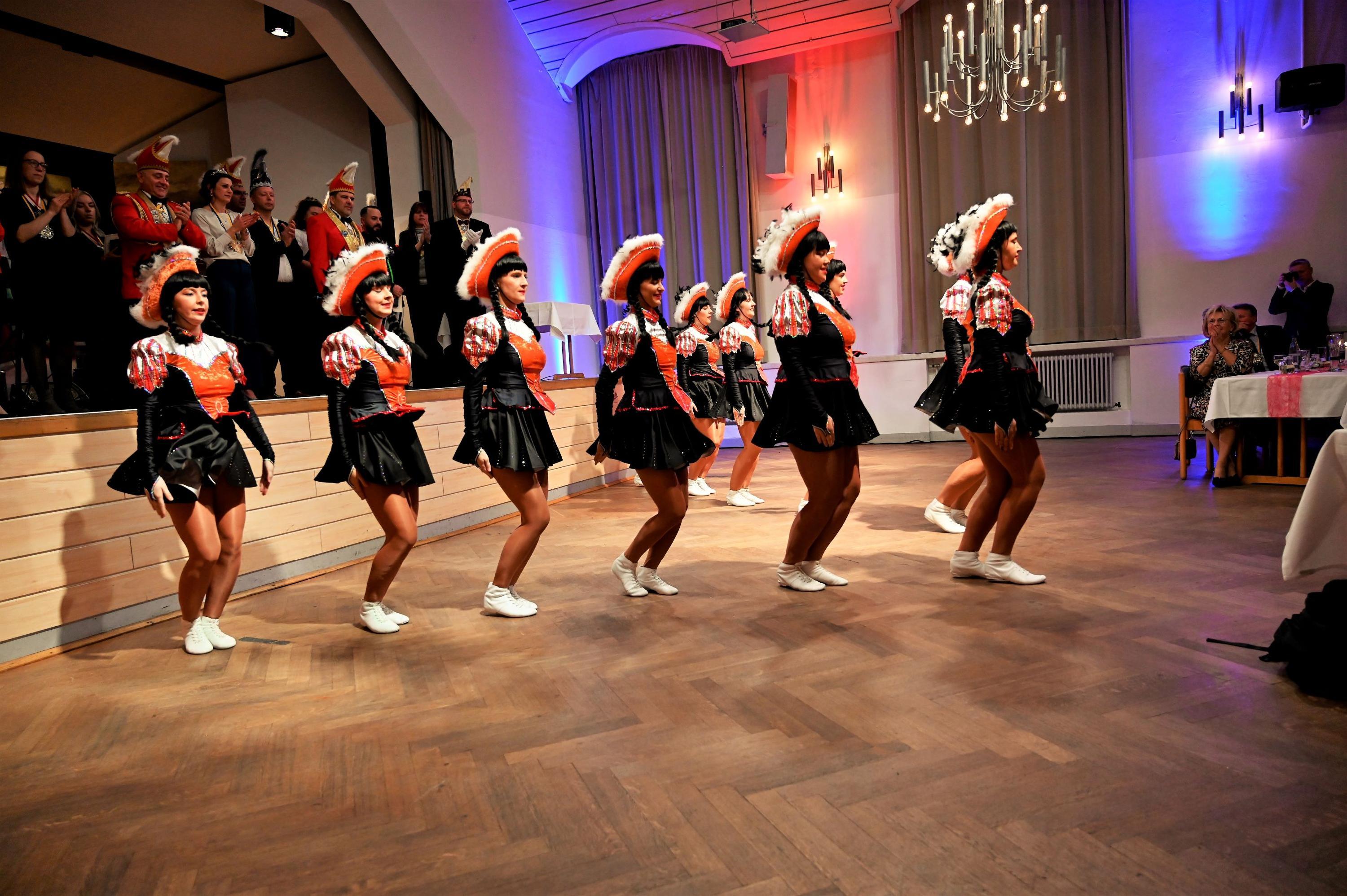 Ebenfalls mit von der Partie: Juniorengarde und Prinzengarde.