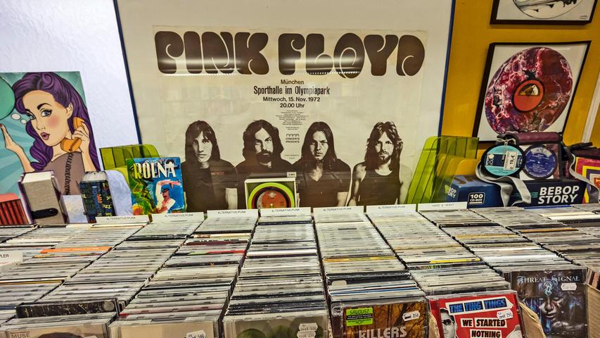 Rockfans freuen sich, wenn sie neben Tonträgern auch Sammlerstücke wie dieses "Pink Floyd"-Konzertplakat finden.