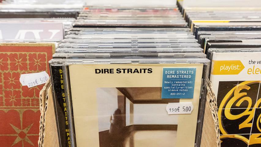 Die "Dire Straits" in der aktuellen Remastering-Version gibt es beim "Musicland" gebraucht für schmales Geld.