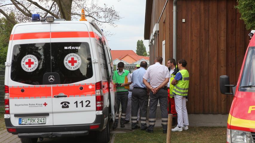 ... die 157 Bewohner eines BRK-Altenheims und das Rechenzentrum von Siemens evakuiert sind. Das Umfeld wurde...