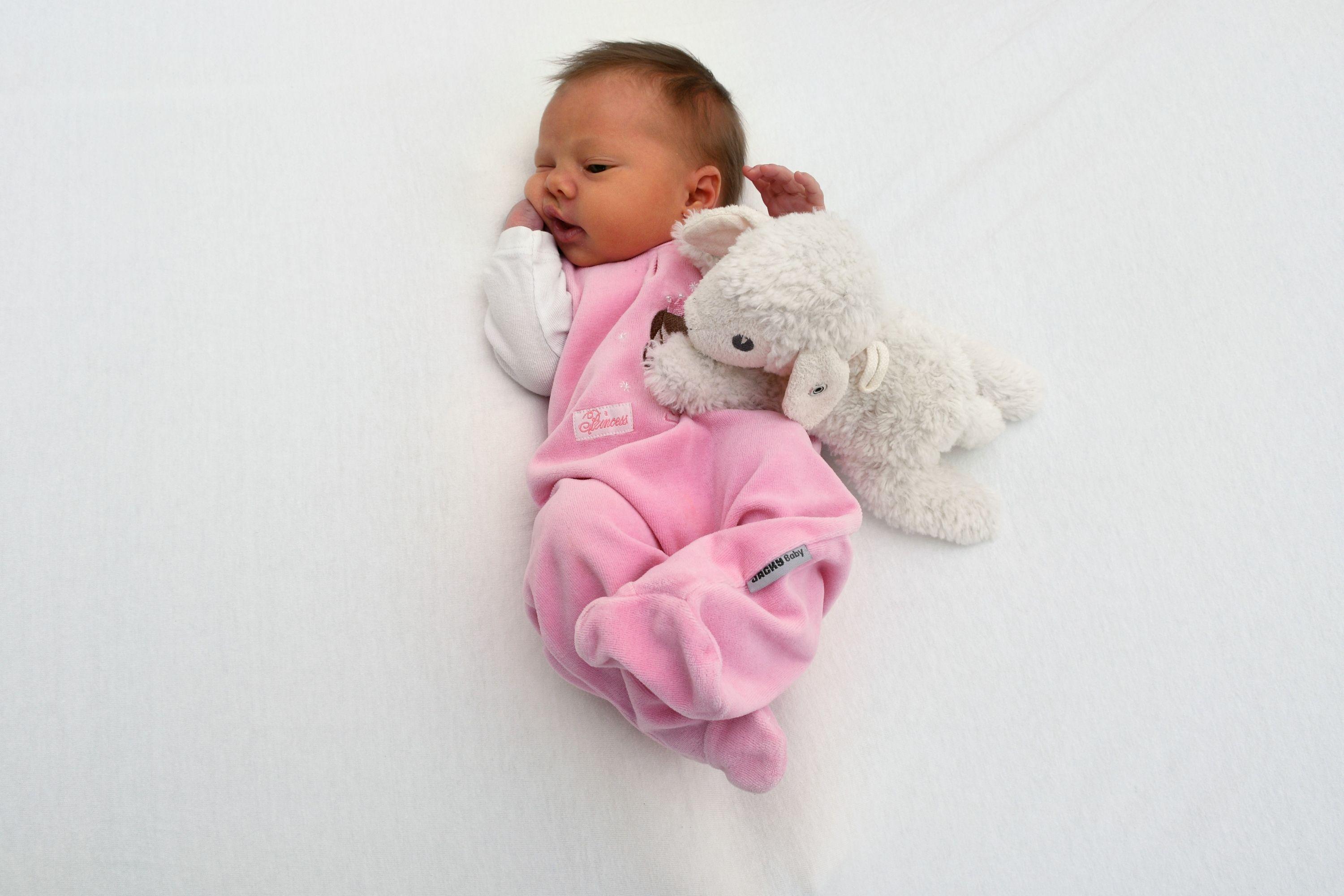 Am 13. November wurde die kleine Antonia im Klinikum Nürnberg-Süd willkommen geheißen. Zur Geburt wog sie 3930 Gramm und war 54 Zentimeter groß. 