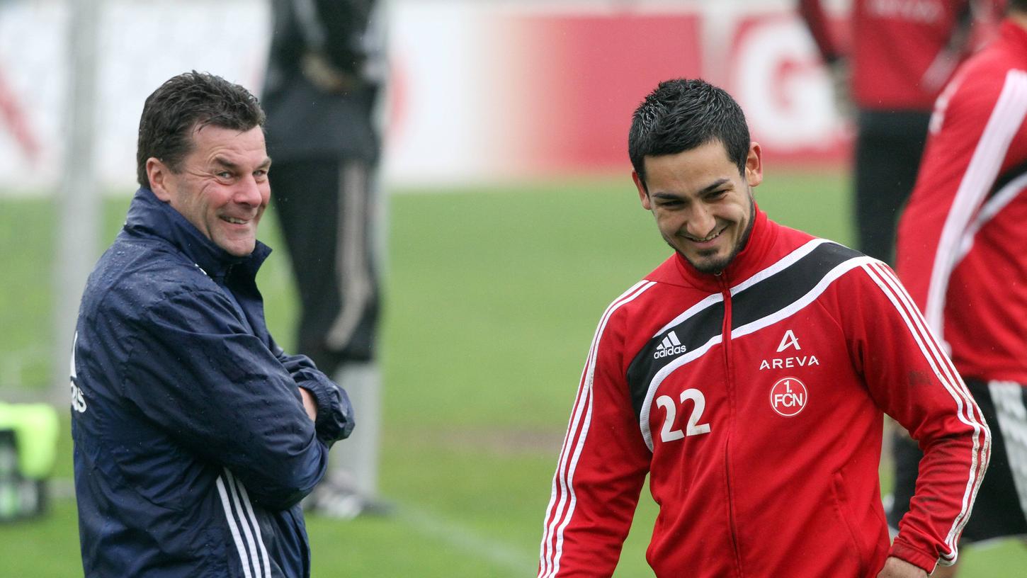 Ein offensichtlich gutes Verhältnis: Ilkay Gündogan und Dieter Hecking - vor elf Jahren beim 1. FC Nürnberg. 