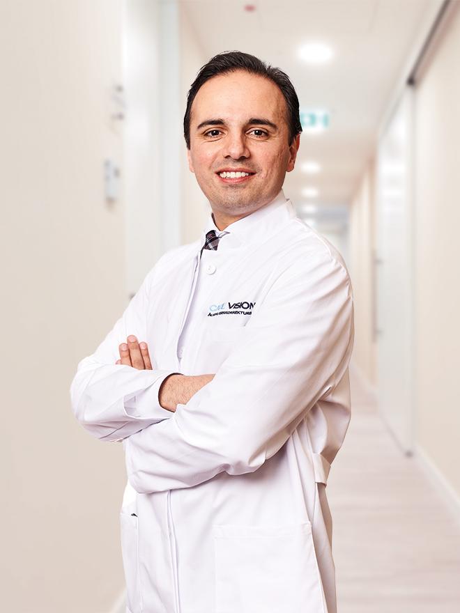 Carlos Salazar - Facharzt für Augenheilkunde bei CARE Vision Nürnberg.