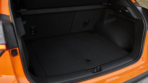 In den Kofferraum passen 363 bis 1175 Liter (Luxury: 1165 Liter). Angenehm niedrig fällt die Ladekante aus, das erleichtert die Befrachtung.