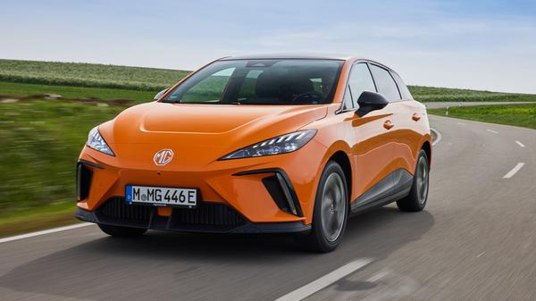 Das "Standard"-Modell fährt ab 31.990 Euro zum Kunden, abzüglich des 2023er-Umweltbonus verbleiben rund 24.800 Euro.