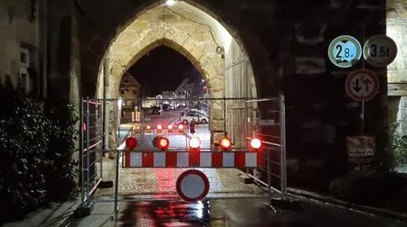 Das Obere Tor in Altdorf wurde nach dem Steinschlag gesperrt. Das Obere Tor in Altdorf wurde nach dem Steinschlag gesperrt.