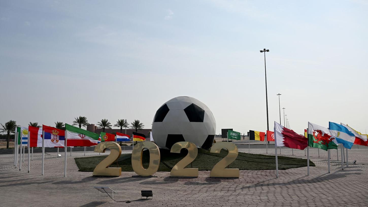 Die WM in Katar wird weiter von politischen Debatten begleitet.
