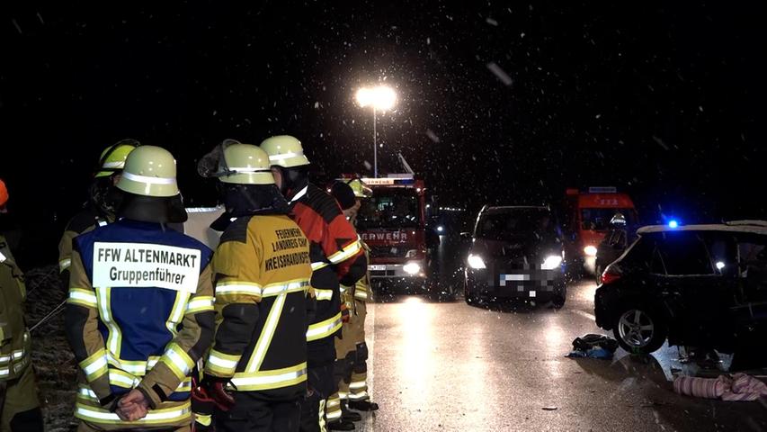 Heftiger Geisterfahrer-Unfall: Ein Toter in der Oberpfalz - Vier Menschen schwer verletzt