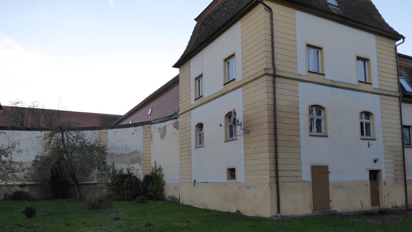 Das "Geier-Anwesen" soll saniert werden. Es befindet sich im Besitz der Gemeinde Unterschwaningen.
