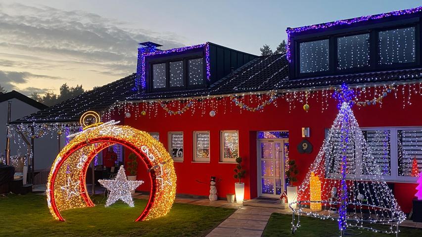 40.000 Lichter: Nürnberger Weihnachtshaus erstrahlt wieder