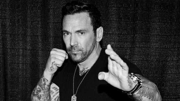 Mitte der 90er Jahre war er ein Star für viele Kinder und Jugendliche: Der US-amerikanische Schauspieler Jason David Frank ist mit nur 49 Jahren gestorben. Bekannt wurde er durch die Serie "Mighty Morphin Power Rangers".